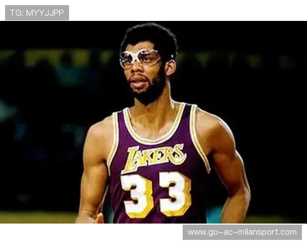 勇士队史传奇：张伯伦、里克巴里、库里，他们的贡献如何？，张伯伦vs里德