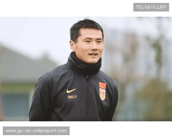 曝国足主帅人选锁定本土教练 三人名单邵佳一成主要候选人，国足教练团队